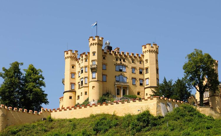 Allgaeu Koeniglich Hohenschwangau Copyright Tourist Info Fuessen Web