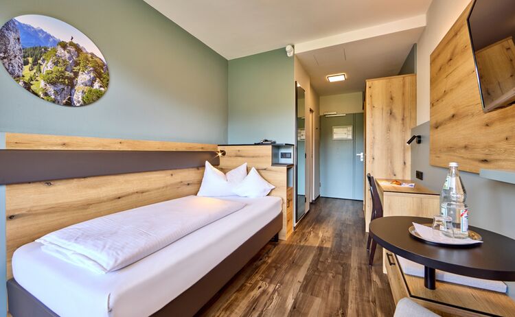 Aura Hotel Saulgrub Komfort Einzelzimmer Bett Cc Marcgilsdorf