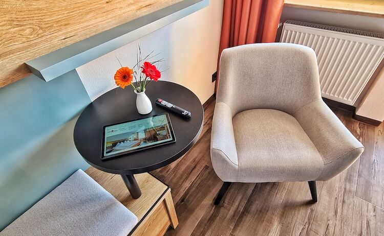 Aura Hotel Saulgrub Sitzbereich Komfort Einzelzimmer 1