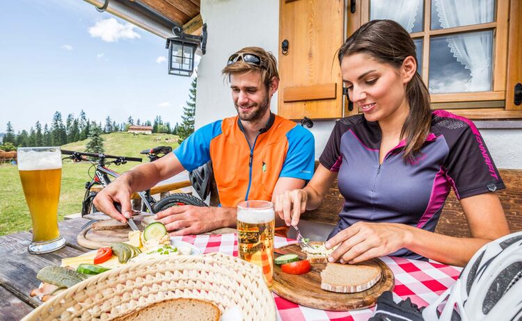 Brotzeit Auf Der Winklmoosalm Copyright Chiemgau Tourismus E V Web