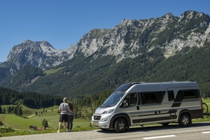 Wohnmobil Paar © Deutsche Alpenstraße, Willem Laros Wohnmobil Paar © Deutsche Alpenstraße, Willem Laros