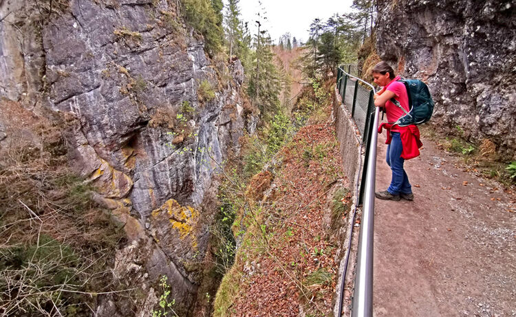 Giessenbachklamm Am Gelaender Kiefersfelden 2