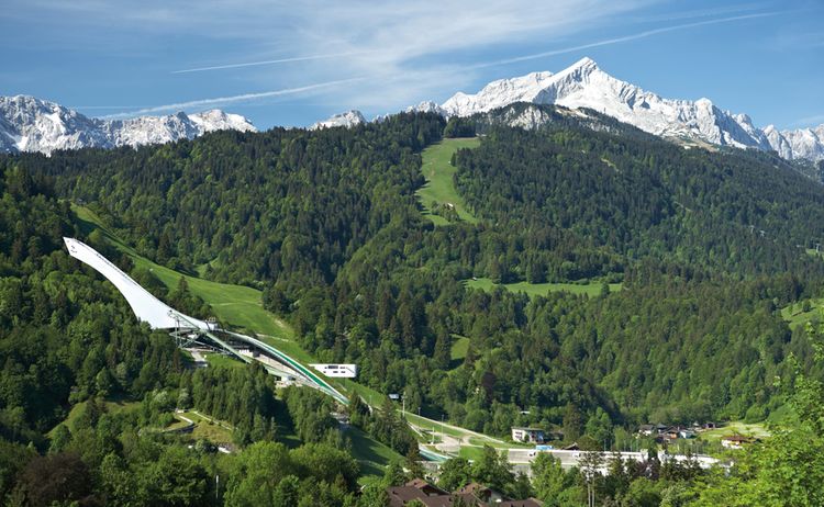 Neue Schanze Sommer Panorama Foto Markt Garmisch Partenkirchen