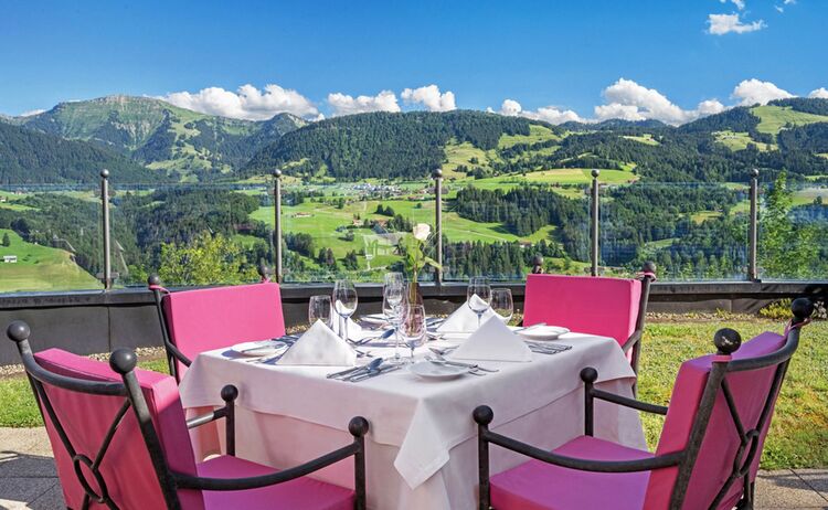 Restaurant Terasse Tisch Ohne Fahnen Hp 2023 Copy