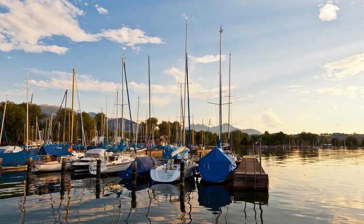 Segelboote Am Chiemsee Vor Kampenwand Copyright Chiemsee Alpenland Tourismus Web