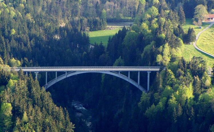 Zugspitz Region Echelsbacher Bruecke Copyright Tourist Info Pfaffenwinkel Web